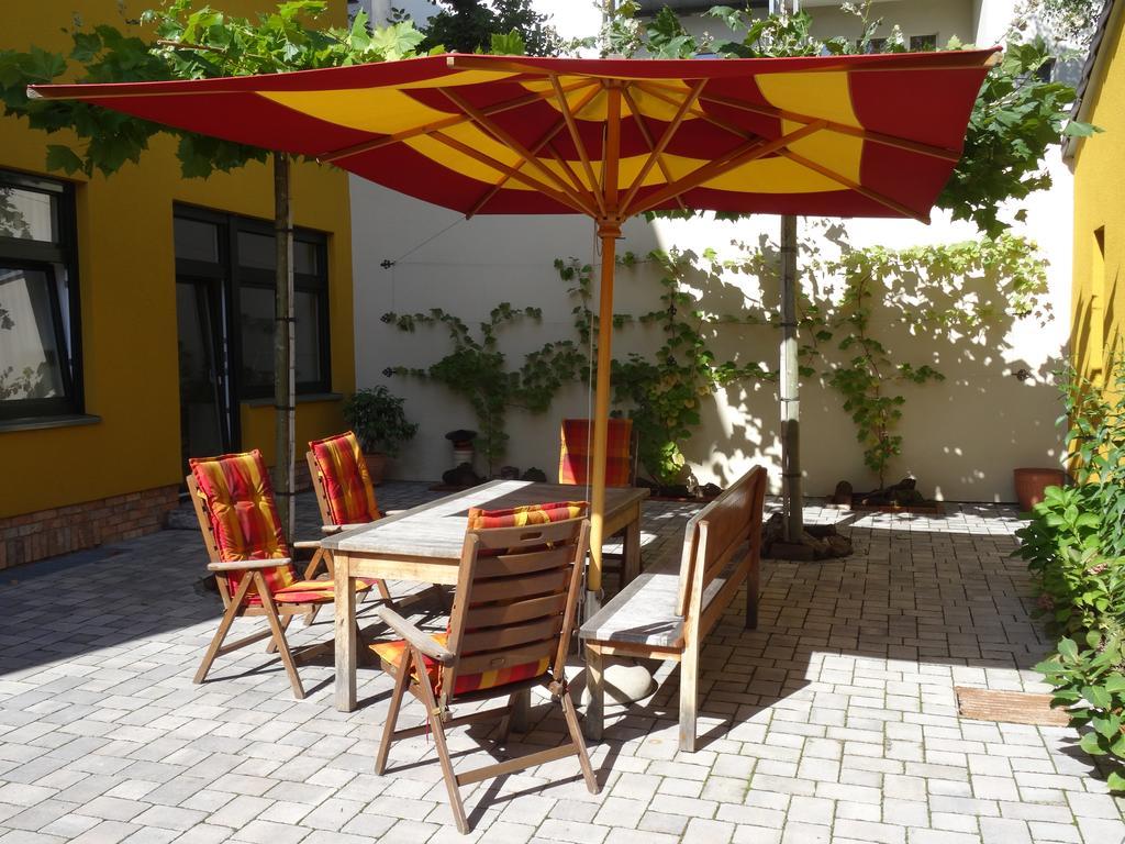 Fewo Mit 2 Schlafzimmern, Wohnkueche, Terrasse Бонн Екстер'єр фото